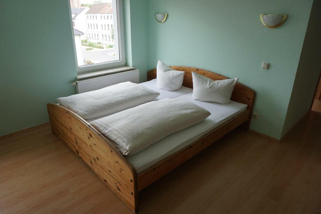 Hotel Am Bahnhof Waren  Kültér fotó